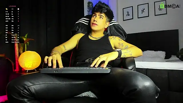 LyleBennett  online show from June 2, 2026, 2:13 am