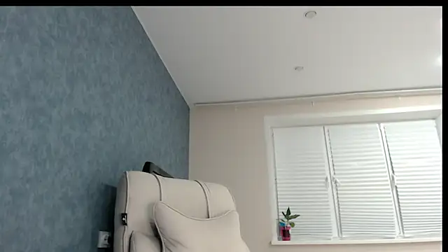 Nora Star online show from April 17, 2026, 7:06 pm