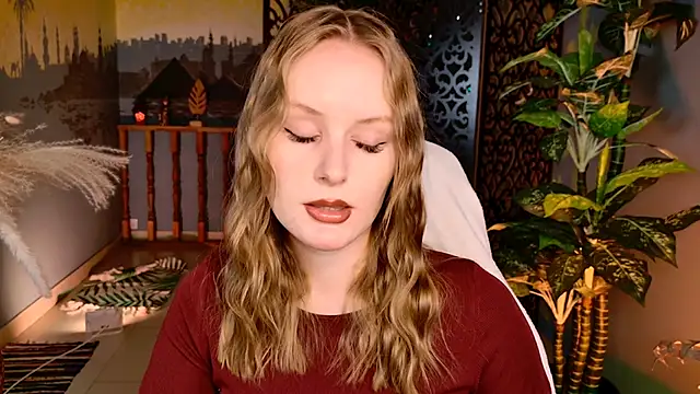 VivienLeeigh online show from February 9, 2026, 5:33 am