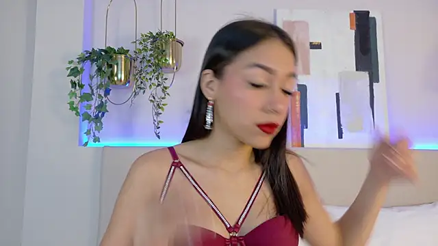 Snapshot of MiaOconner chatting on December 17, 2024, 1:05 pm MiaOconner online show from December 17, 2024, 1:05 pm