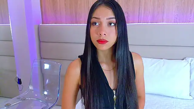 Snapshot of MiaOconner chatting on November 19, 2025, 8:31 pm MiaOconner online show from November 19, 2025, 8:31 pm