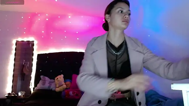 holy juli online show from January 17, 2025, 3:45 am