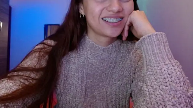 holy juli online show from April 18, 2026, 3:32 am