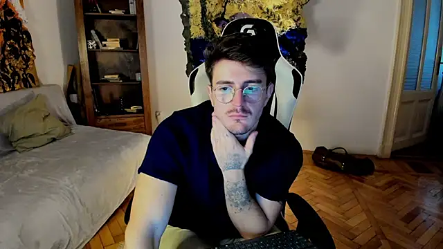 JulianDylan online show from January 21, 2025, 7:37 am