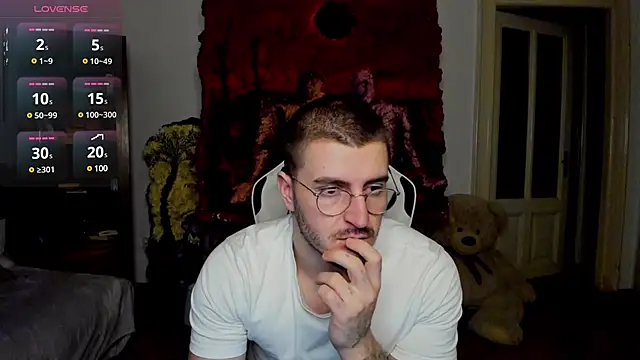 JulianDylan online show from March 5, 2025, 4:13 am