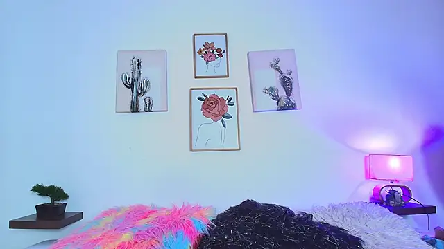 miwa cute online show from December 18, 2024, 9:51 pm