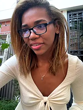 Lily Miiller online show from December 14, 2025, 7:07 pm