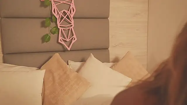 Lily Miiller online show from January 8, 2026, 9:06 pm