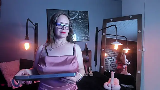 Samantha mature56 online show from October 3, 2025, 10:34 am