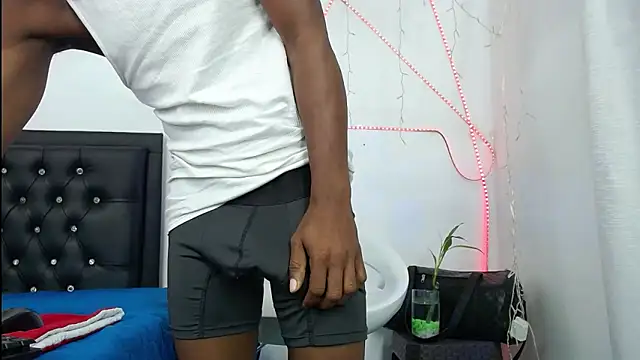 Snapshot of Damian_hart_24CM chatting on April 16, 2026, 10:49 am Damian hart 24CM online show from April 16, 2026, 10:49 am