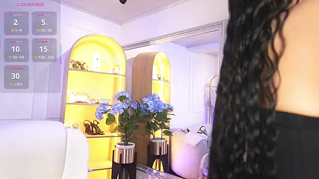 Snapshot of elasummer chatting on October 10, 2025, 12:26 pm elasummer online show from October 10, 2025, 12:26 pm