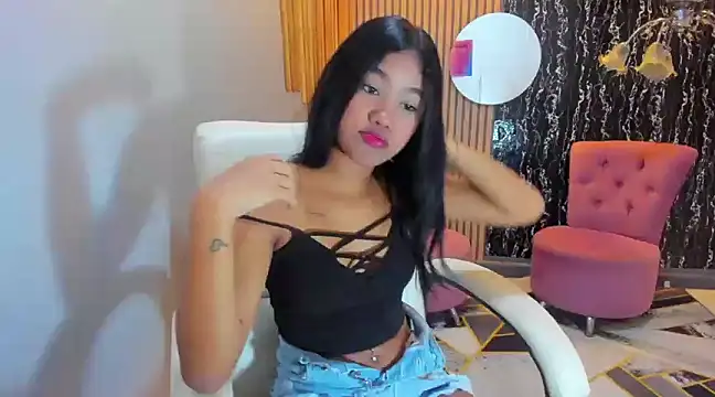 skinny cloe online show from December 8, 2024, 11:51 pm