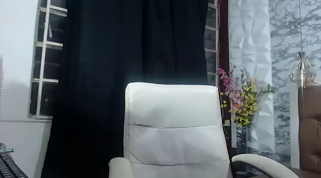 skinny cloe online show from December 24, 2024, 4:33 am