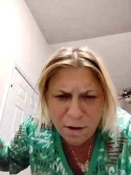 Snapshot of Playmate86 chatting on December 7, 2024, 7:16 am Playmate86 online show from December 7, 2024, 7:16 am