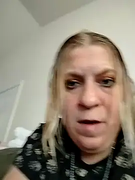 Snapshot of Playmate86 chatting on February 25, 2025, 5:25 pm Playmate86 online show from February 25, 2025, 5:25 pm