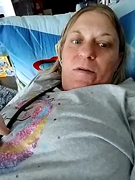 Snapshot of Playmate86 chatting on February 27, 2025, 6:09 pm Playmate86 online show from February 27, 2025, 6:09 pm