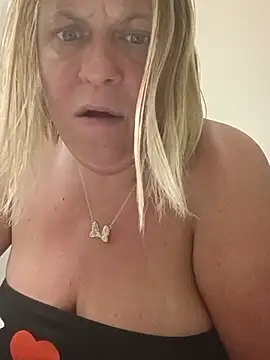 Snapshot of Playmate86 chatting on July 12, 2026, 3:52 am Playmate86 online show from July 12, 2026, 3:52 am