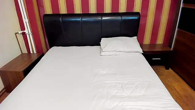 Snapshot of AshPage chatting on December 1, 2024, 10:21 pm AshPage online show from December 1, 2024, 10:21 pm