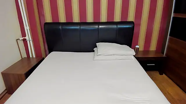 Snapshot of AshPage chatting on January 7, 2025, 11:24 pm AshPage online show from January 7, 2025, 11:24 pm