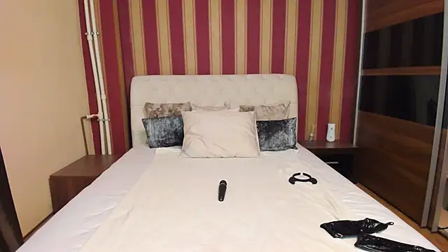 Snapshot of AshPage chatting on September 20, 2025, 8:21 pm AshPage online show from September 20, 2025, 8:21 pm