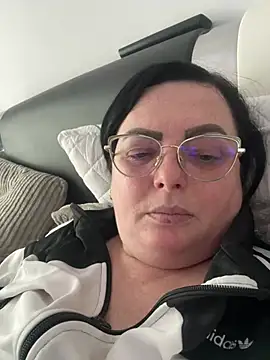 Snapshot of Amandamuller1982 chatting on January 24, 2025, 8:13 am Amandamuller1982 online show from January 24, 2025, 8:13 am