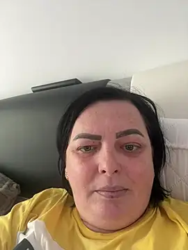 Snapshot of Amandamuller1982 chatting on February 4, 2025, 11:05 am Amandamuller1982 online show from February 4, 2025, 11:05 am