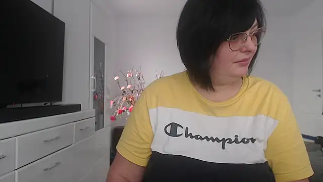 Snapshot of Amandamuller1982 chatting on February 5, 2025, 11:34 am Amandamuller1982 online show from February 5, 2025, 11:34 am