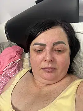 Snapshot of Amandamuller1982 chatting on February 12, 2025, 4:54 am Amandamuller1982 online show from February 12, 2025, 4:54 am