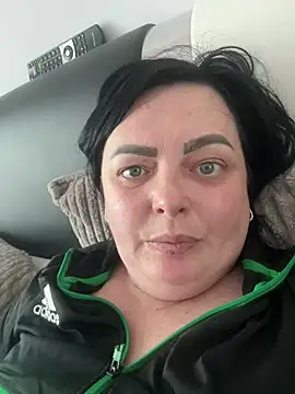 Snapshot of Amandamuller1982 chatting on February 25, 2025, 2:11 pm Amandamuller1982 online show from February 25, 2025, 2:11 pm