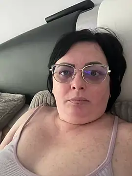 Snapshot of Amandamuller1982 chatting on March 2, 2025, 6:27 am Amandamuller1982 online show from March 2, 2025, 6:27 am