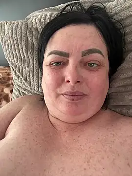 Snapshot of Amandamuller1982 chatting on March 4, 2025, 6:15 am Amandamuller1982 online show from March 4, 2025, 6:15 am