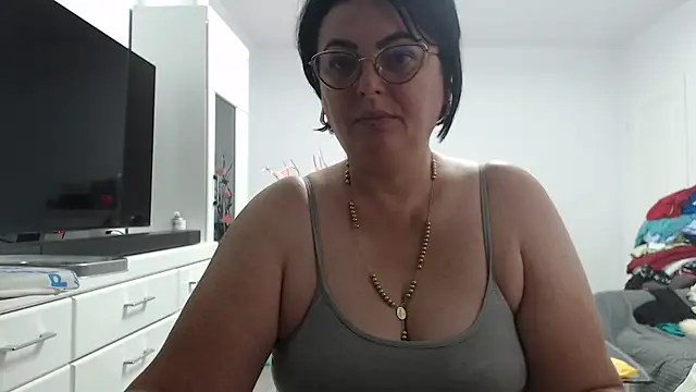 Snapshot of Amandamuller1982 chatting on September 12, 2025, 9:42 am Amandamuller1982 online show from September 12, 2025, 9:42 am