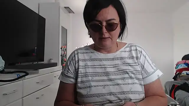 Snapshot of Amandamuller1982 chatting on October 5, 2025, 10:02 am Amandamuller1982 online show from October 5, 2025, 10:02 am