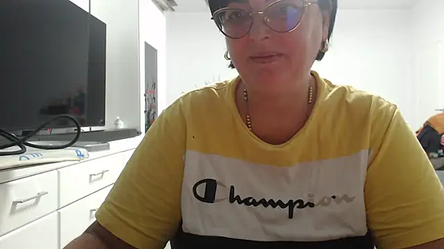 Snapshot of Amandamuller1982 chatting on October 14, 2025, 8:42 pm Amandamuller1982 online show from October 14, 2025, 8:42 pm