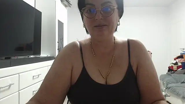 Snapshot of Amandamuller1982 chatting on November 1, 2025, 8:00 pm Amandamuller1982 online show from November 1, 2025, 8:00 pm