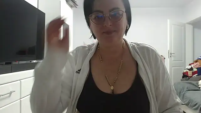 Snapshot of Amandamuller1982 chatting on November 2, 2025, 3:47 pm Amandamuller1982 online show from November 2, 2025, 3:47 pm