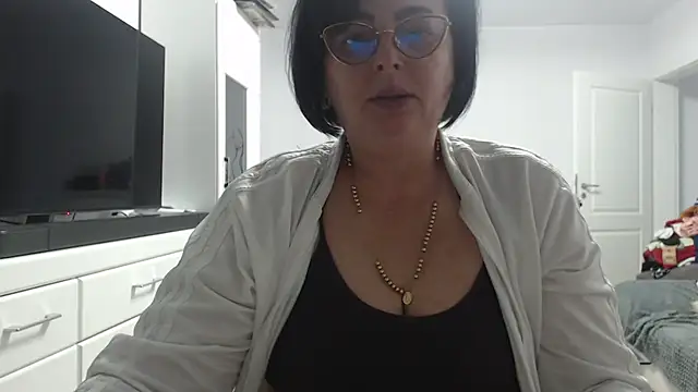 Snapshot of Amandamuller1982 chatting on November 3, 2025, 4:52 pm Amandamuller1982 online show from November 3, 2025, 4:52 pm