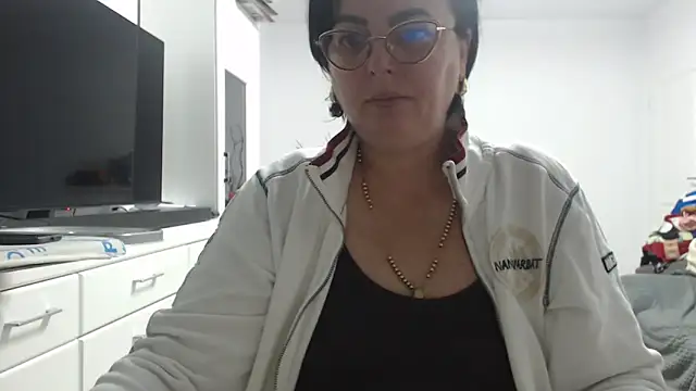 Snapshot of Amandamuller1982 chatting on November 6, 2025, 8:54 pm Amandamuller1982 online show from November 6, 2025, 8:54 pm