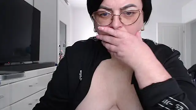 Amandamuller1982 online show from February 13, 2026, 10:44 am