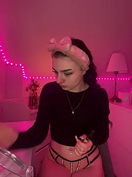 AdelinaAlia online show from February 18, 2026, 7:32 pm