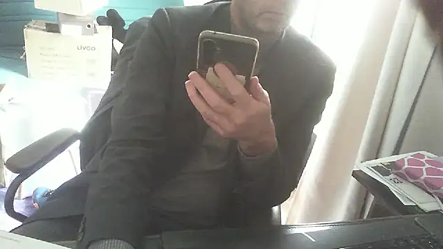 shyfrenchcock1 online show from February 13, 2026, 10:22 am