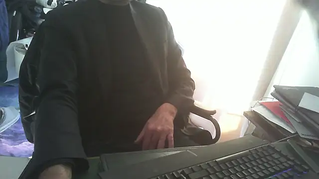 shyfrenchcock1 online show from March 30, 2026, 8:37 am