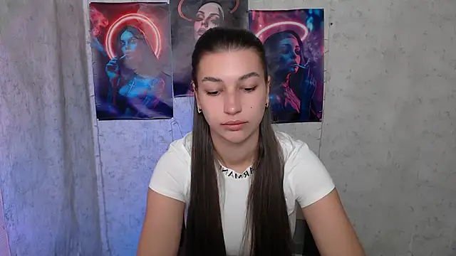 Snapshot of KarolinaRosse_ chatting on September 23, 2025, 5:10 am KarolinaRosse online show from September 23, 2025, 5:10 am