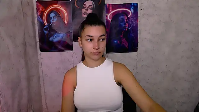 Snapshot of KarolinaRosse_ chatting on October 8, 2025, 5:16 am KarolinaRosse online show from October 8, 2025, 5:16 am