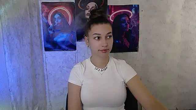 Snapshot of KarolinaRosse_ chatting on October 17, 2025, 5:21 am KarolinaRosse online show from October 17, 2025, 5:21 am
