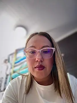 VIOLETA-25  online show from April 15, 2026, 9:04 pm