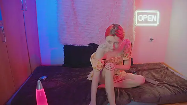 Snapshot of Bloom-fairy chatting on February 4, 2026, 2:01 pm Bloom-fairy online show from February 4, 2026, 2:01 pm