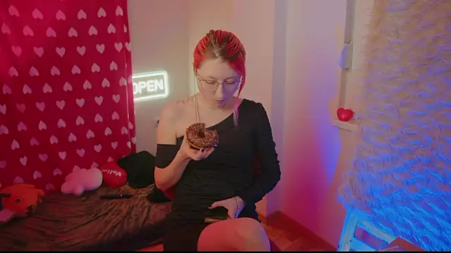 Snapshot of Bloom-fairy chatting on February 15, 2026, 2:47 pm Bloom-fairy online show from February 15, 2026, 2:47 pm