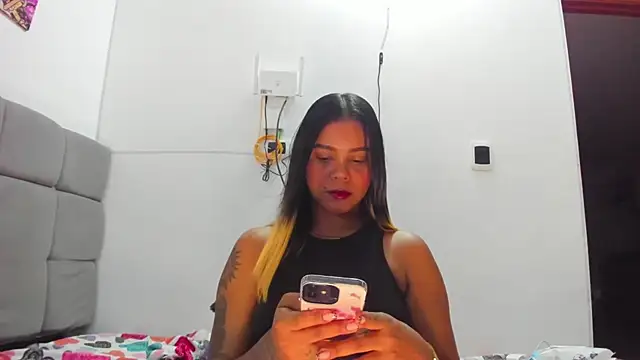 Snapshot of Miranda-brow chatting on November 9, 2025, 4:11 am Miranda-brow online show from November 9, 2025, 4:11 am