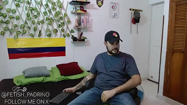 Snapshot of fetish_padrino chatting on February 24, 2025, 10:47 pm fetish padrino online show from February 24, 2025, 10:47 pm